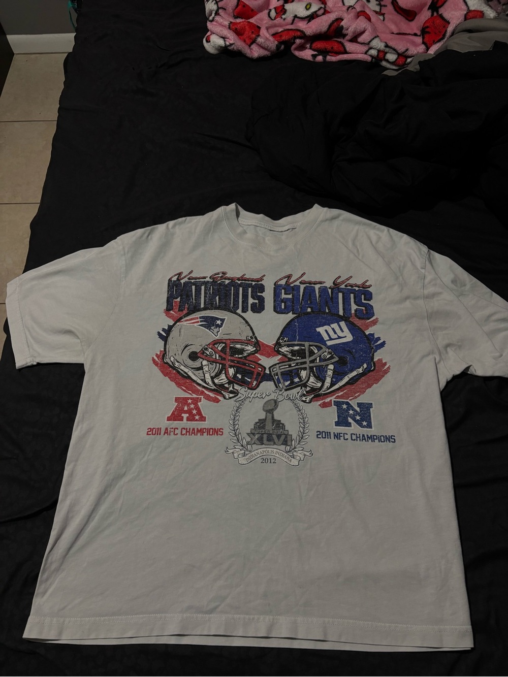 New Era White Patriots vs Giants Graphic Tee with Red and Blue Accents